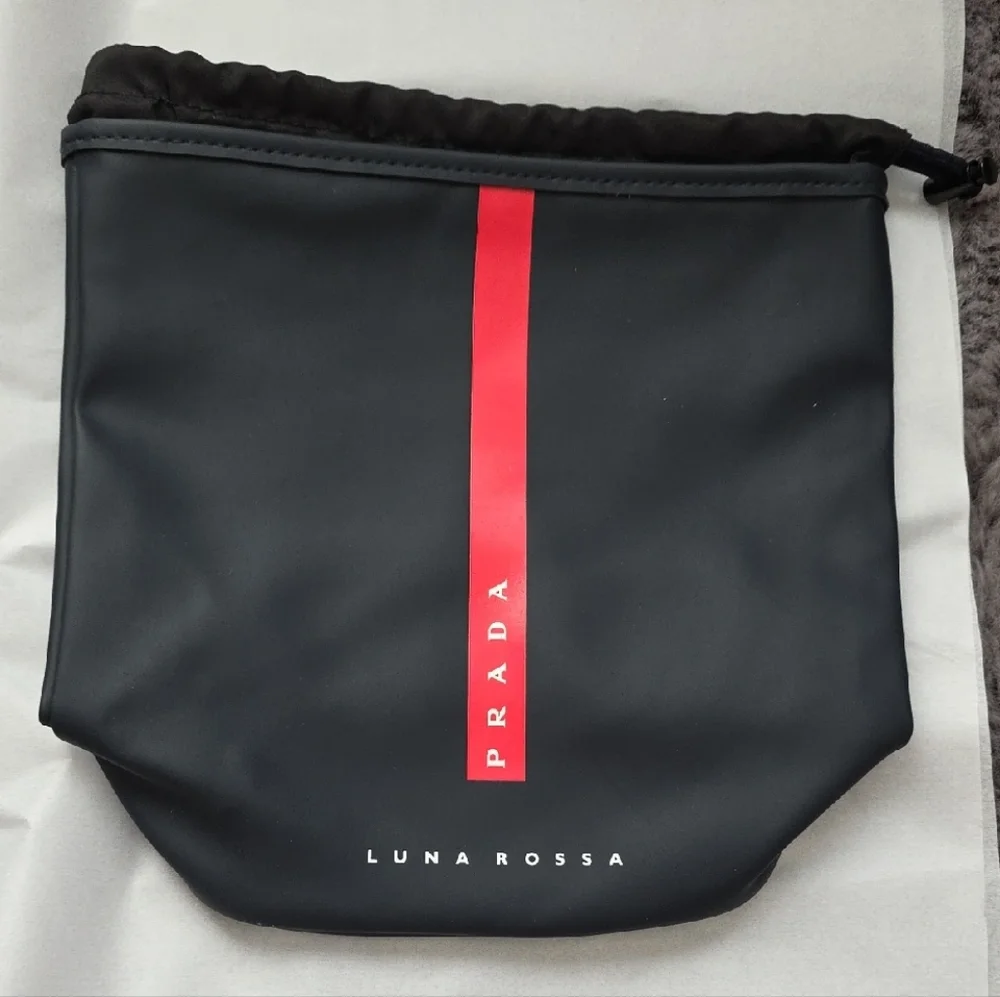 Prada discover chic